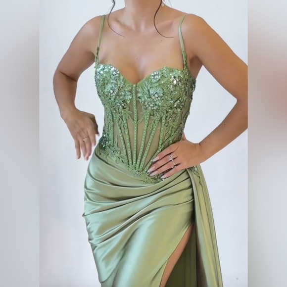 Ladivine by Cinderella Divine Embellished Lace & Satin Fitted Gown - Picture 3 of 4